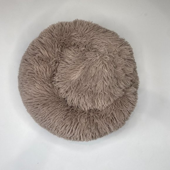 Taupe, NWT, small pet bed faux fur. - Picture 2 of 4